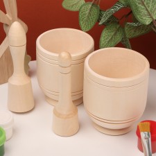 Harvesting for the creativity of a mortar with a pestle, 10 x 9 cm