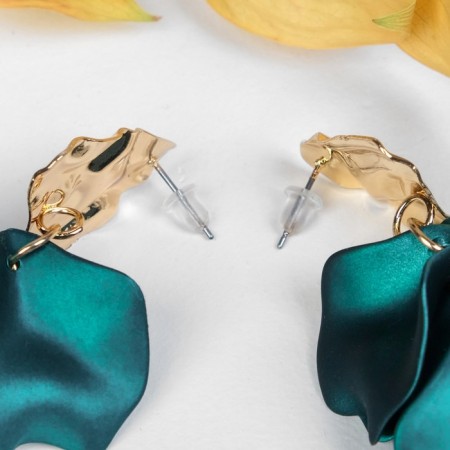 Earrings Assorted "Wind" crumpled triangles, green color-1