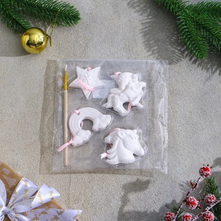 A set of Christmas tree decorations for coloring 4 pcs. "Unicorns" with a suspension, brush-10