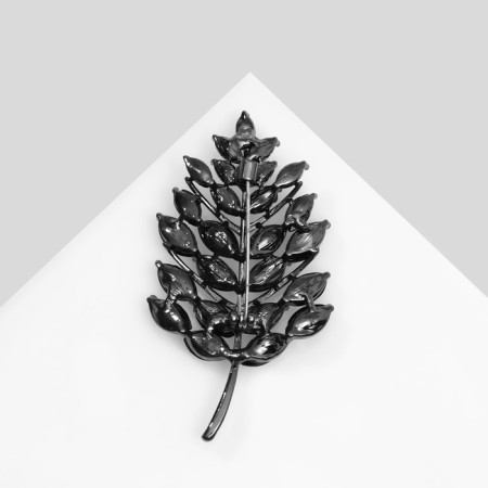 Book "branch" of leaves, black color in gray metal-1