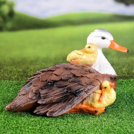 Garden figure "Duck with ducklings under the wing" 22.5x37.5cm-1