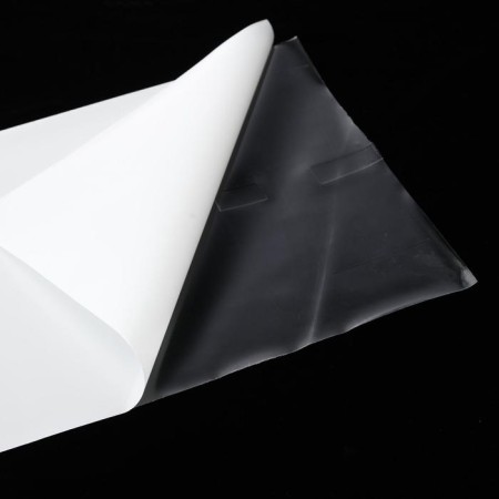 Protective, self -adhesive film, 25 × 200 cm, glossy