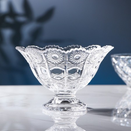 Crystal salad bowl on the leg, d = 13.5 cm