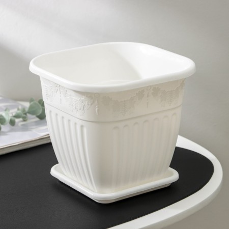 Pot with the pallet "Lausanne", 3 l, the color is white-1