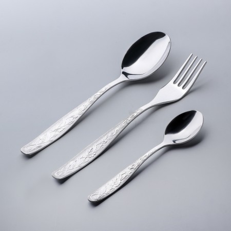 Set of dining room "Uralochka", in a cardboard box a showcase, 18 objects, silver color
