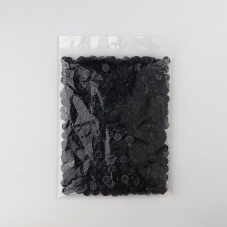 Buttons 4 punctures, d = 10 mm, the color is black, price per 1 piece-2
