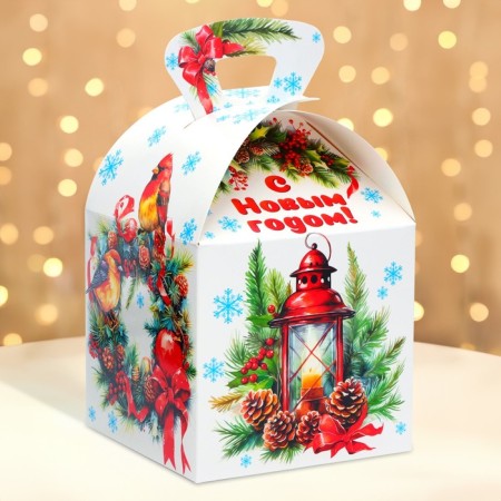 New Year. Gift box New Year's cube maxi "spruce wreath" 15 x 15 x 19 cm.