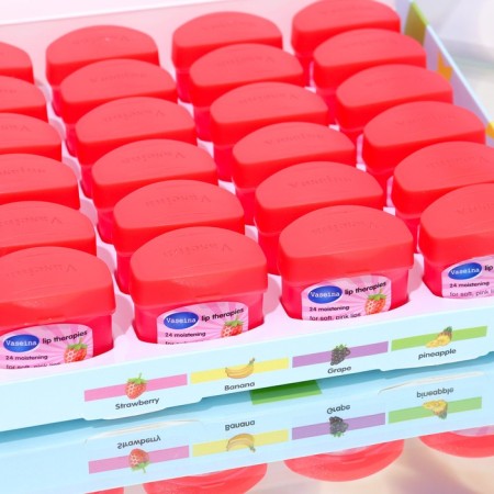 Cosmetic Vaseline for the lips, strawberries-1