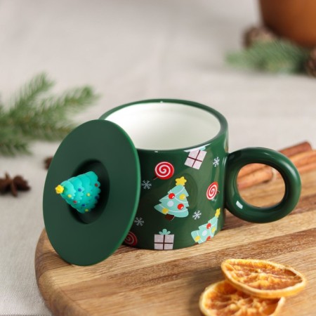 Ceramic mug with silicone lid "Christmas tree", 350 ml, green color-1