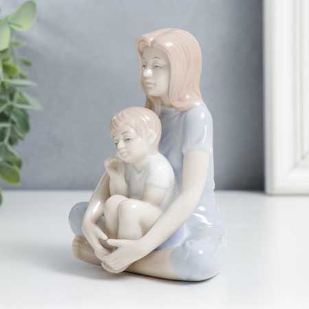 Souvenir Ceramics "Mom with Son" 12x9x7.5 cm-3