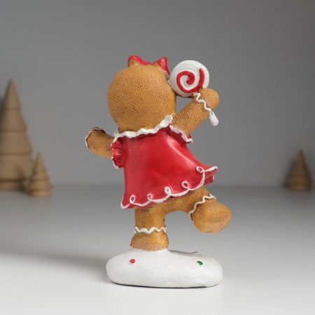 Polystone souvenir "Piery in a red dress, with a candy" 10x5x14 cm-3
