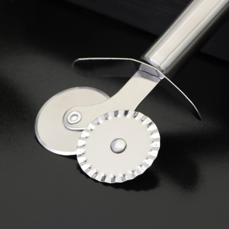 Knife for dough and pizza shade "metallic", 2 blades, 18 cm, silver color-2