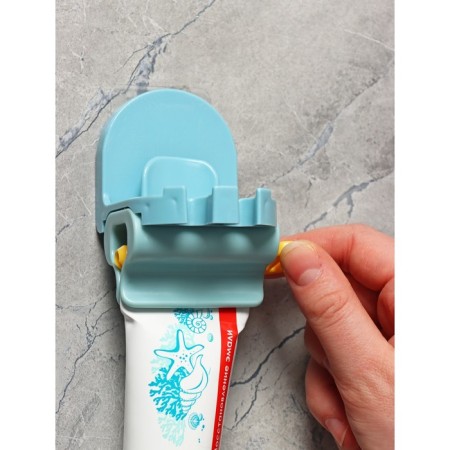 Holder for toothbrushes with an emergency stress for Velcro pasta, 7 × 5.2 × 8 cm, color mix-5