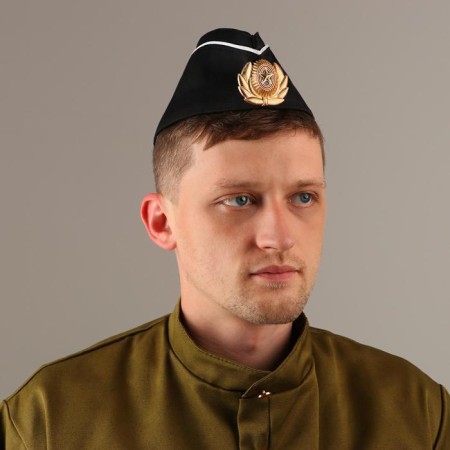 A cap with a white kant, a Navy cockade, a head girth 54–57 cm, black color is black