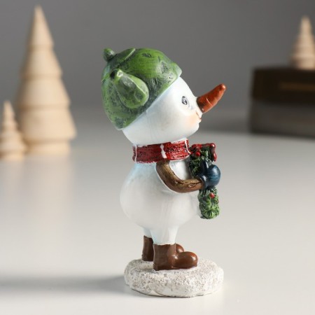 Souvenir Polystone "Snowman with a teapot on the head, holds a wreath" 6x6x11.5 cm-1