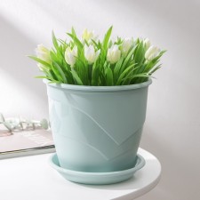 Pot for flowers with the pallet 