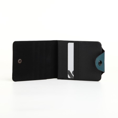 Wallet on the button, the color is green-5