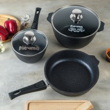 Set of dishes 