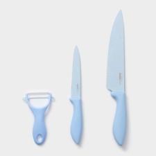 A set of kitchen utensils 