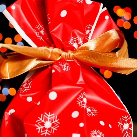 Polyethylene gift package with ties "Snowflakes", 15*23cm-1