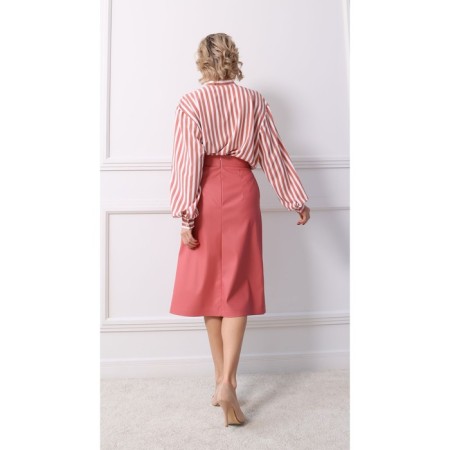Skirt-trap is female, size 42-2