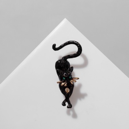 Brooch "Cat" grace, black color in gold-2