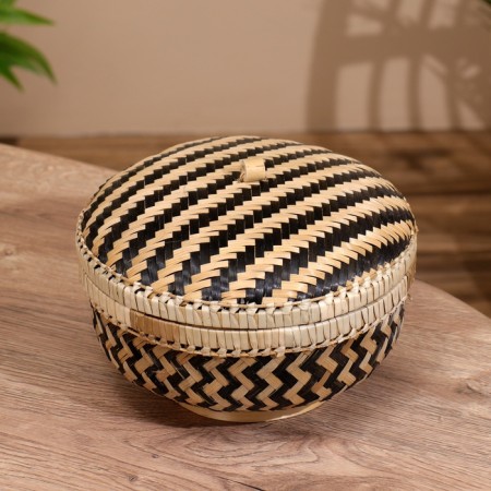 VAZ with a lid weaved, from bamboo 22x22x14 cm-1