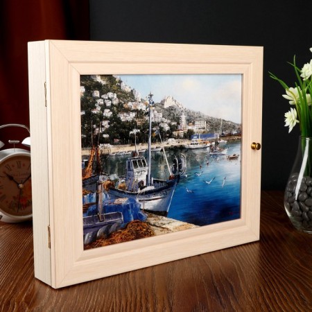 Ключница "Яхта у причала" молочный дуб 26х31 см-1