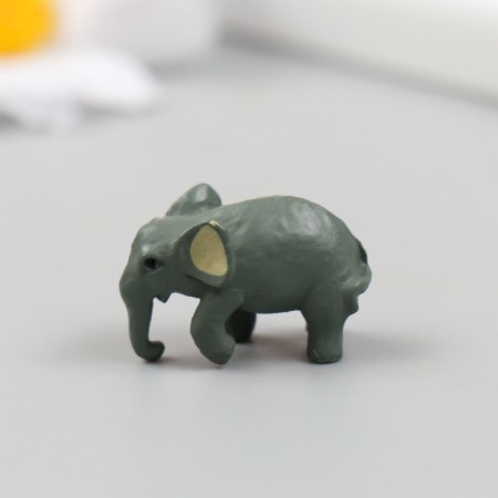 Figure for Florarium Polystone "Gray Elephant" 1x2.5x1.5 cm