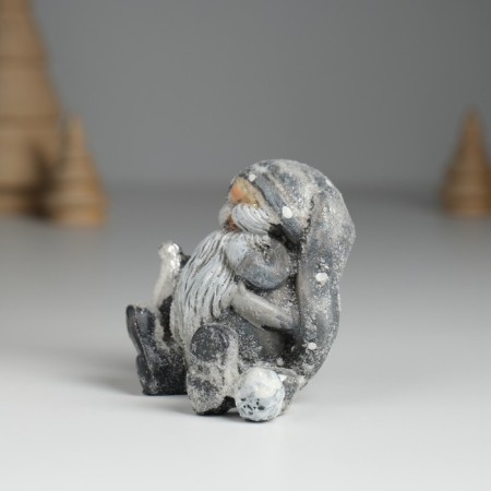 Polystone souvenir "Gnome in a gray long cap with a candy/bag" mix 6x4x5.5 cm-3