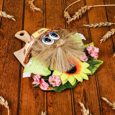The amulet "Brownie on the board", 14 cm, mix-10