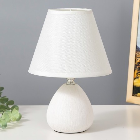 Estel table lamp E14 40W white 17x17x26 cm Risalux