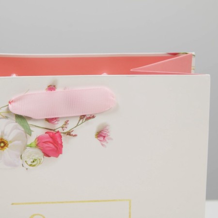 Package Gift Laminated Vertical, packaging, “Love gives happiness”, MS 23 x 18 x 8 cm-3