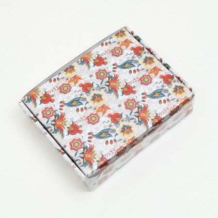 Box Gift cover is “flowers”, with a window, 18 x 15 x 5 cm-3