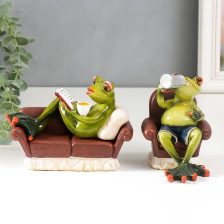 Souvenir Polystone Lak "Frog rest in a chair with a newspaper/circle" MIX 10.5x14x6 cm
