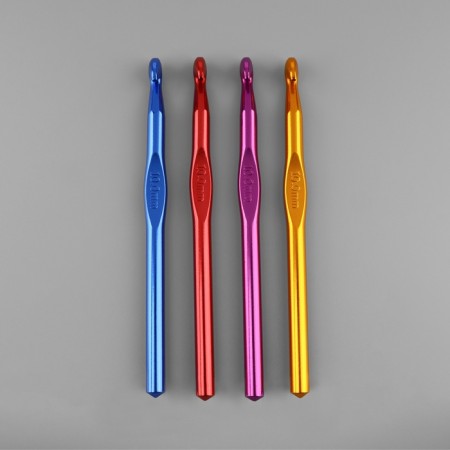 Knitting hook, d = 10 mm, 15 cm, color mix-4