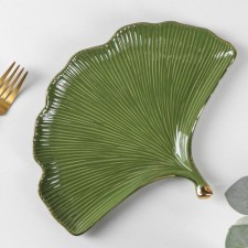 Ceramic serving dish 