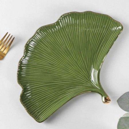Ceramic serving dish "leaf", 26 × 20 cm, green color