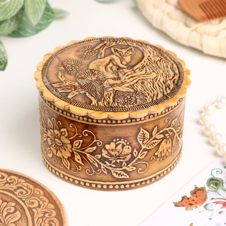Casket "Sable on a tree", 80 x 40 mm, birch bark
