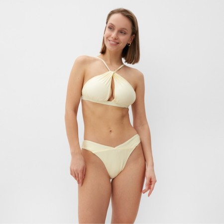 Female Separate swimsuit with Minaku Lureku color milk, size 42