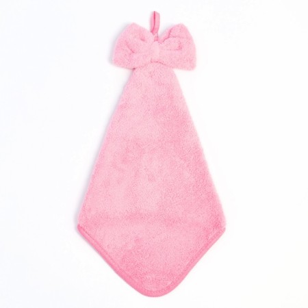 The kitchen towel is the “bow” of the ts.-1