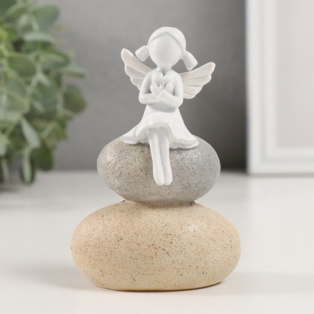 Souvenir Polystone "Girl Angel on pebbles" 7x4.5x10.5 cm