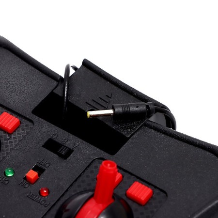 The helicopter radio -controlled "expert" works on the battery, 3.5 channels, light, color red-5
