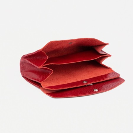 Wallet on the button, the color is red-3