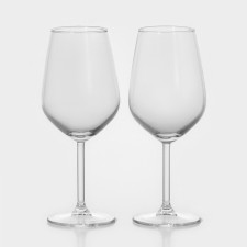 A set of glass glasses for the wine 