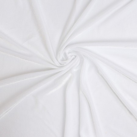 Plush Plush, white color, 100 × 150 cm