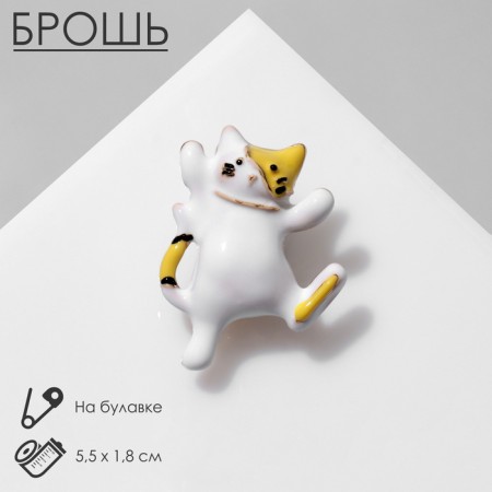 Brooch "Nice kitten", white-yellow color in gold