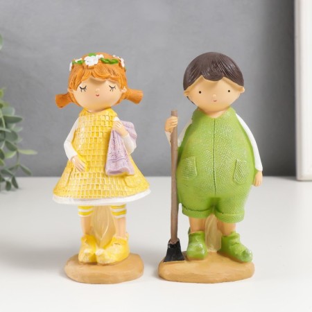 Souvenir Polystone "Girl with a towel/Boy with a chick" MIX 6x7.5x15.5 cm