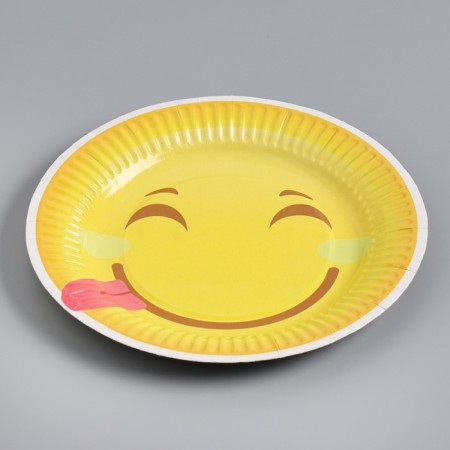 Disposable plate with lamination "smiley" cardboard, 18 cm-1