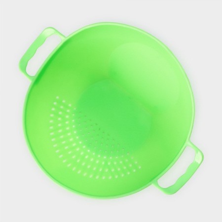 A colander of the kitchen shade "Heart", D = 20 cm, with handles, color mix-2